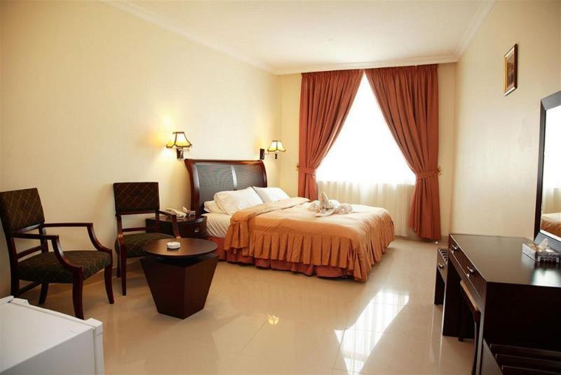 Crown Palace Hotel
